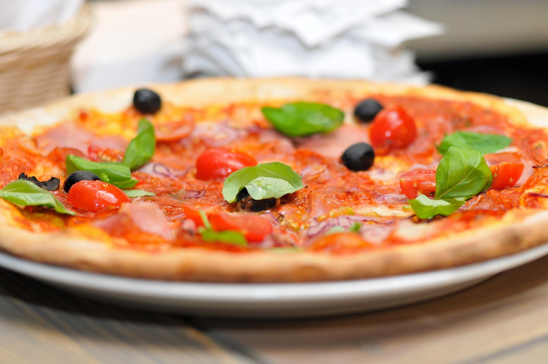 Pizza + Social Media = Profit